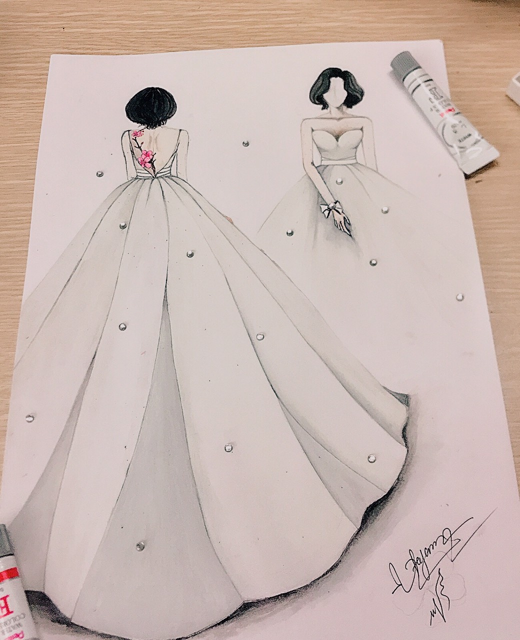 Mẫu váy cưới của công nương Meghan Markle sẽ dược bày bán trong thời gian  tới